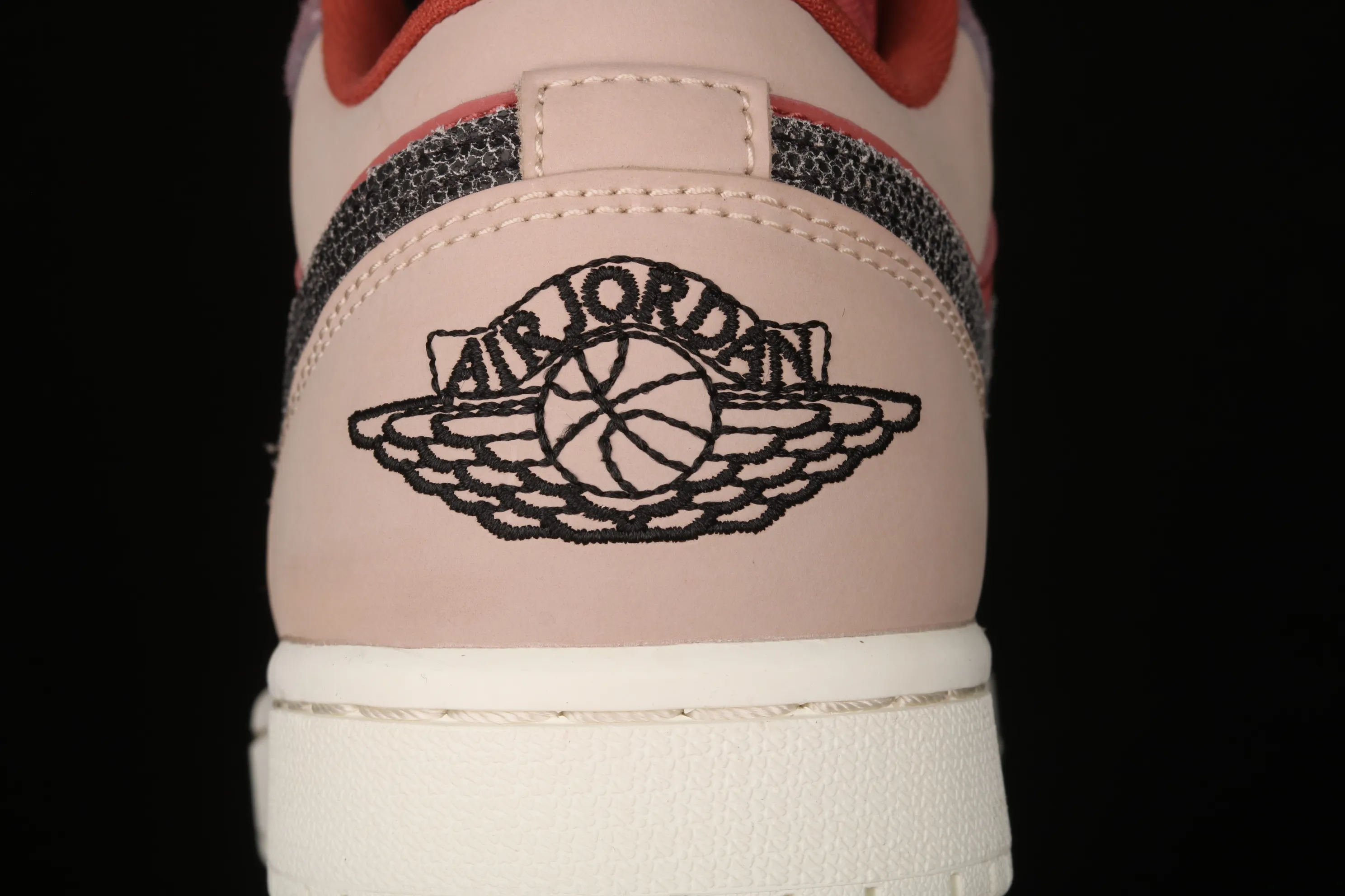 All categories Air Jordan Jordan series basketball shoes Air Jordan 1 Low G version pure original Air Jordan 1 Low AJ1 Joe 1 red pink purple stitching DC0774-602